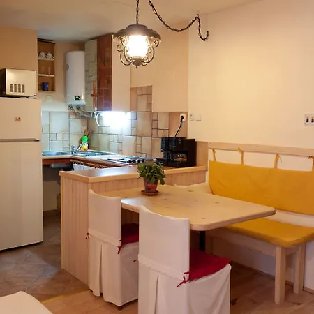 Cecilija Hotel 2*