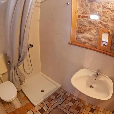 Hotel Cecilija 2*